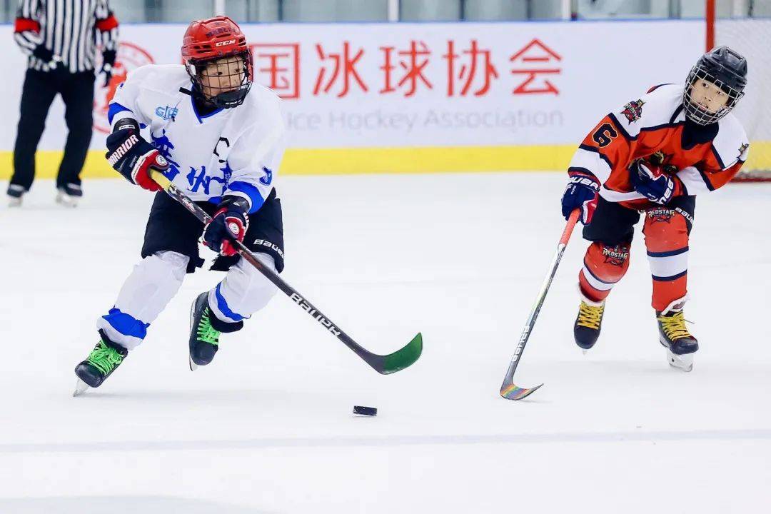 爱游戏-关于一场经典之战！冰球点燃球迷热情的信息