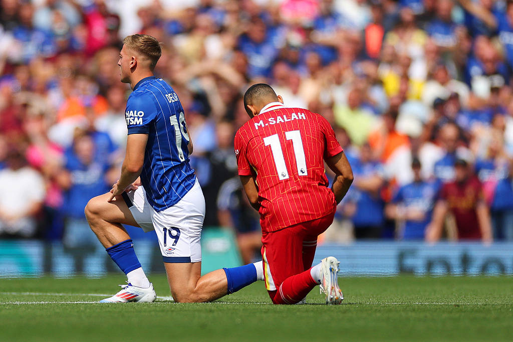 爱游戏在线-希腊完胜乌拉圭，萨拉赫高光表现