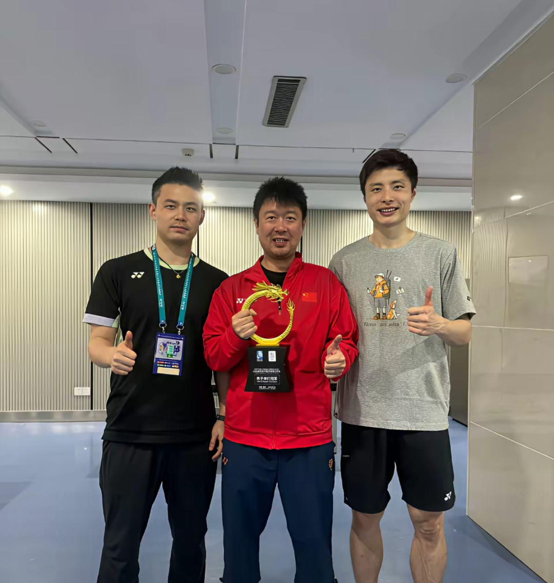 中国队翻盘印尼队,石宇奇刷新纪录 中国队翻盘印尼队,石宇奇刷新纪录