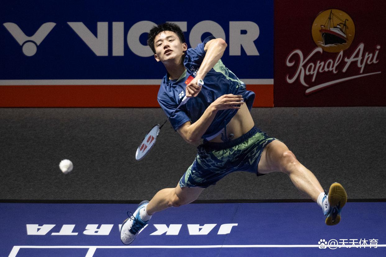 日本队横扫泰国队,石宇奇统治全场 日本队横扫泰国队,石宇奇统治全场