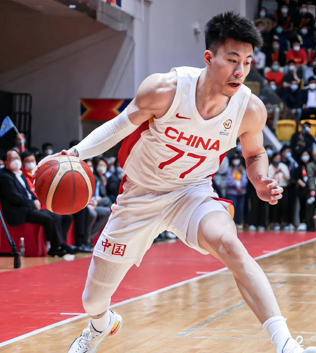 新秀球员崭露头角神奇表现,“突击得分”挑战极限! 新秀球员崭露头角神奇表现,“突击得分”挑战极限!