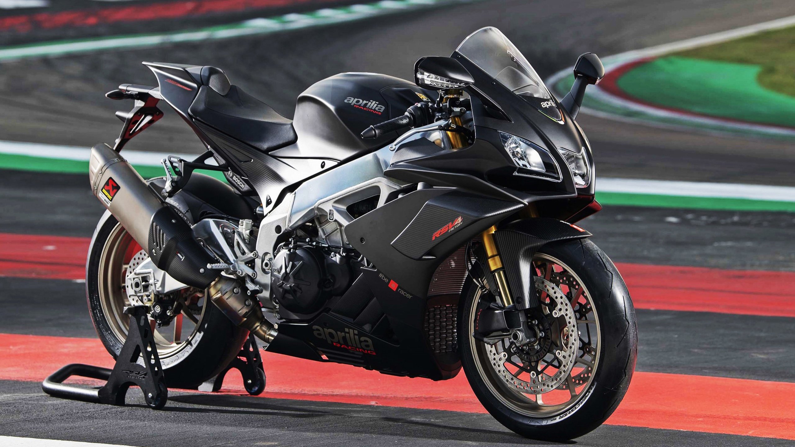 逆转的聚光灯，从绿茵场到乒乓台