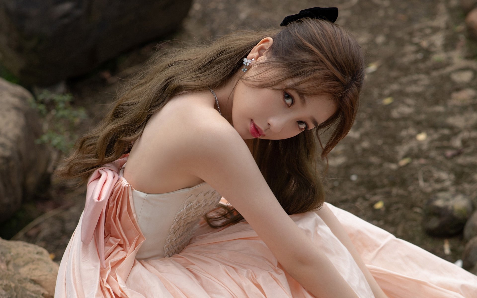 爱游戏APP-灰色幽灵的逆袭，皮亚斯特里单骑救主，哈斯奇迹般碾压红牛王朝