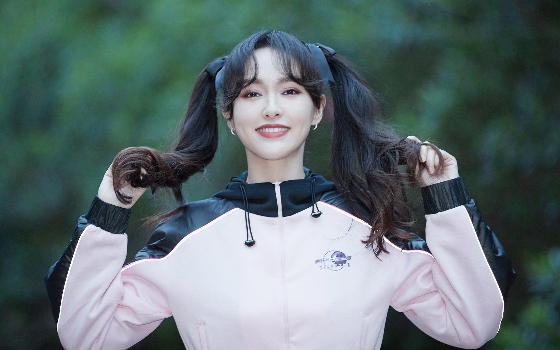 绿茵场的硝烟，篮球场的终局，一场重新定义焦点的战争