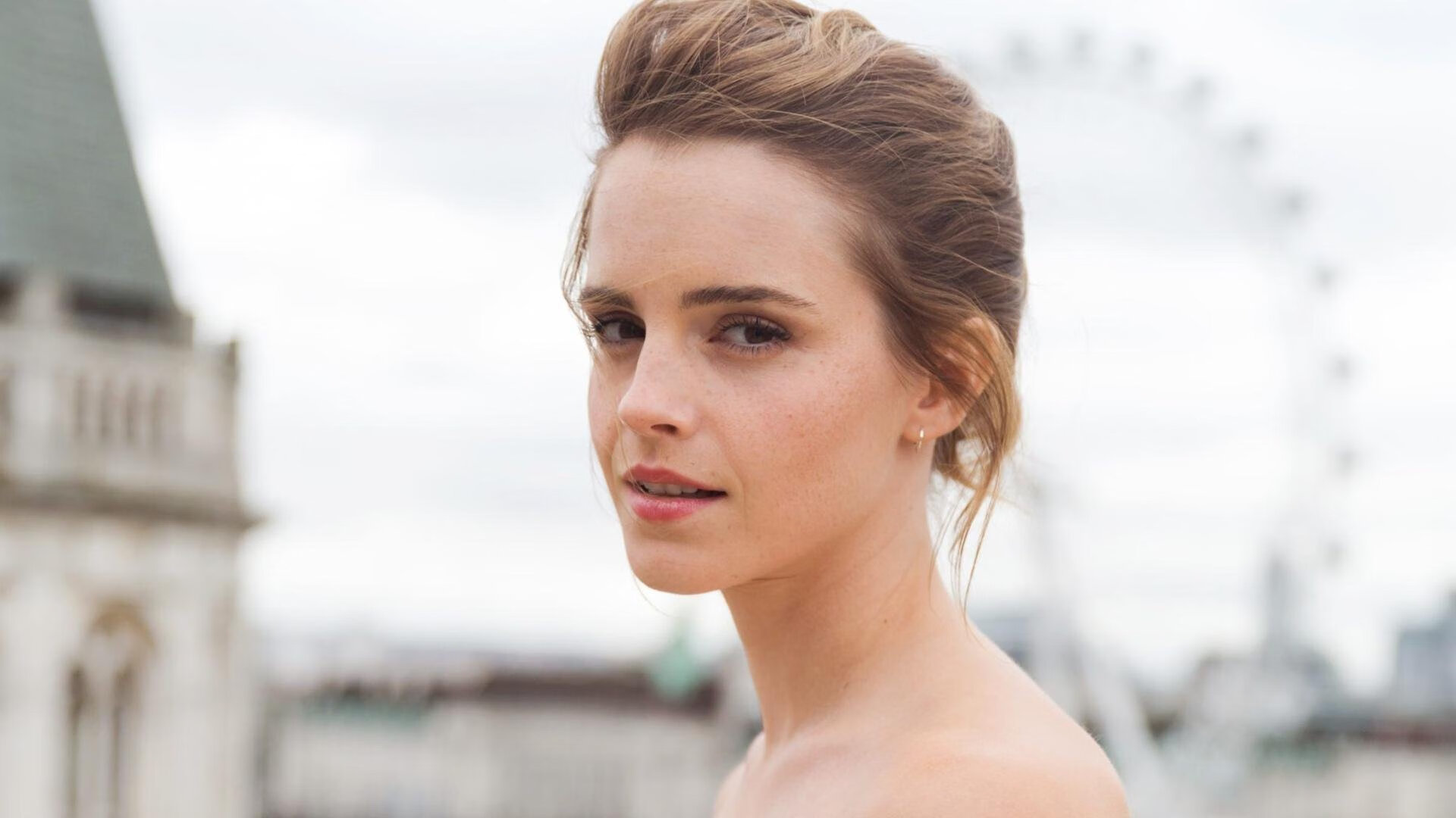 爱游戏-骑士生死鏖战雄鹿，朱·霍勒迪的沉默主宰之夜