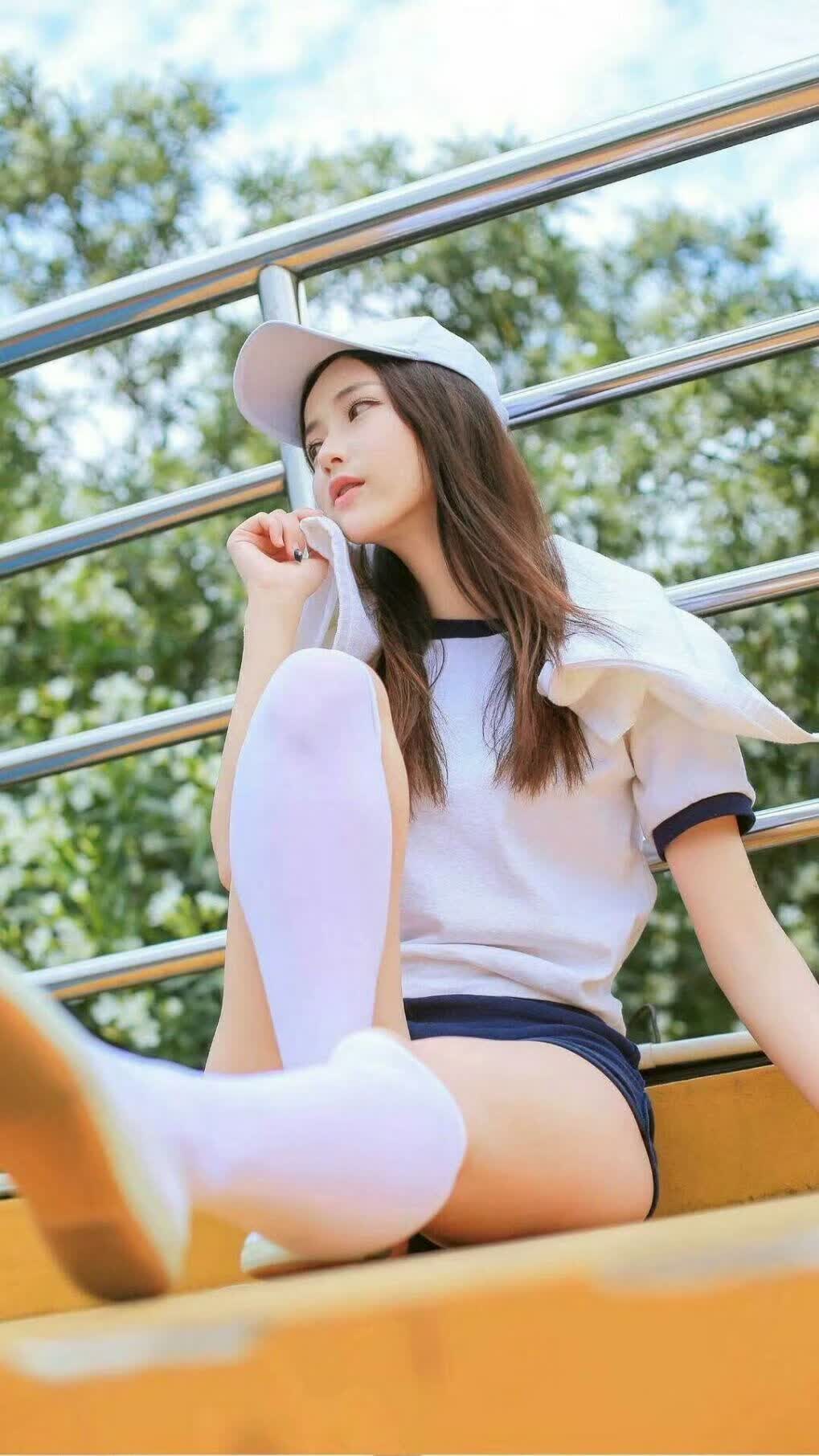 爱游戏APP-沙漠中的雄狮怒吼，喀麦隆临场变阵掀翻伊朗，维尼修斯独造三球闪耀2026世界杯B组对决